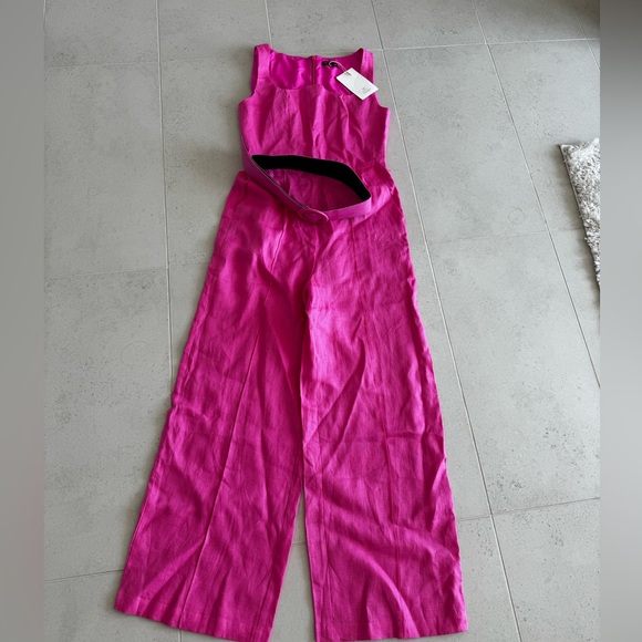 MOTF PREMIUM PURE LINEN SOLID COLOR SQUARE NECKLINE BELTED SLEEVELESS JUMPSUIT - Picture 3 of 5